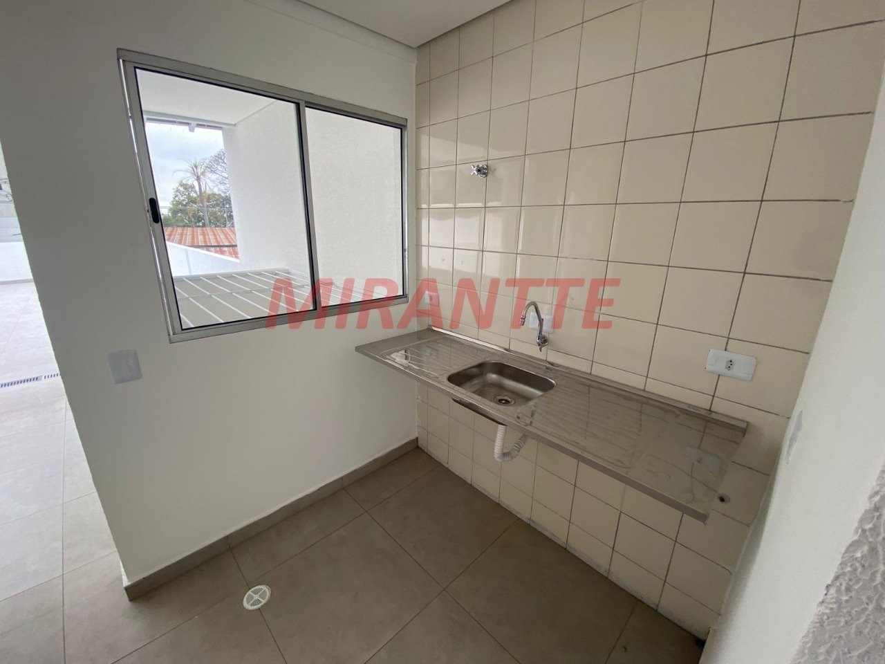 Comercial de 268m² em Santana