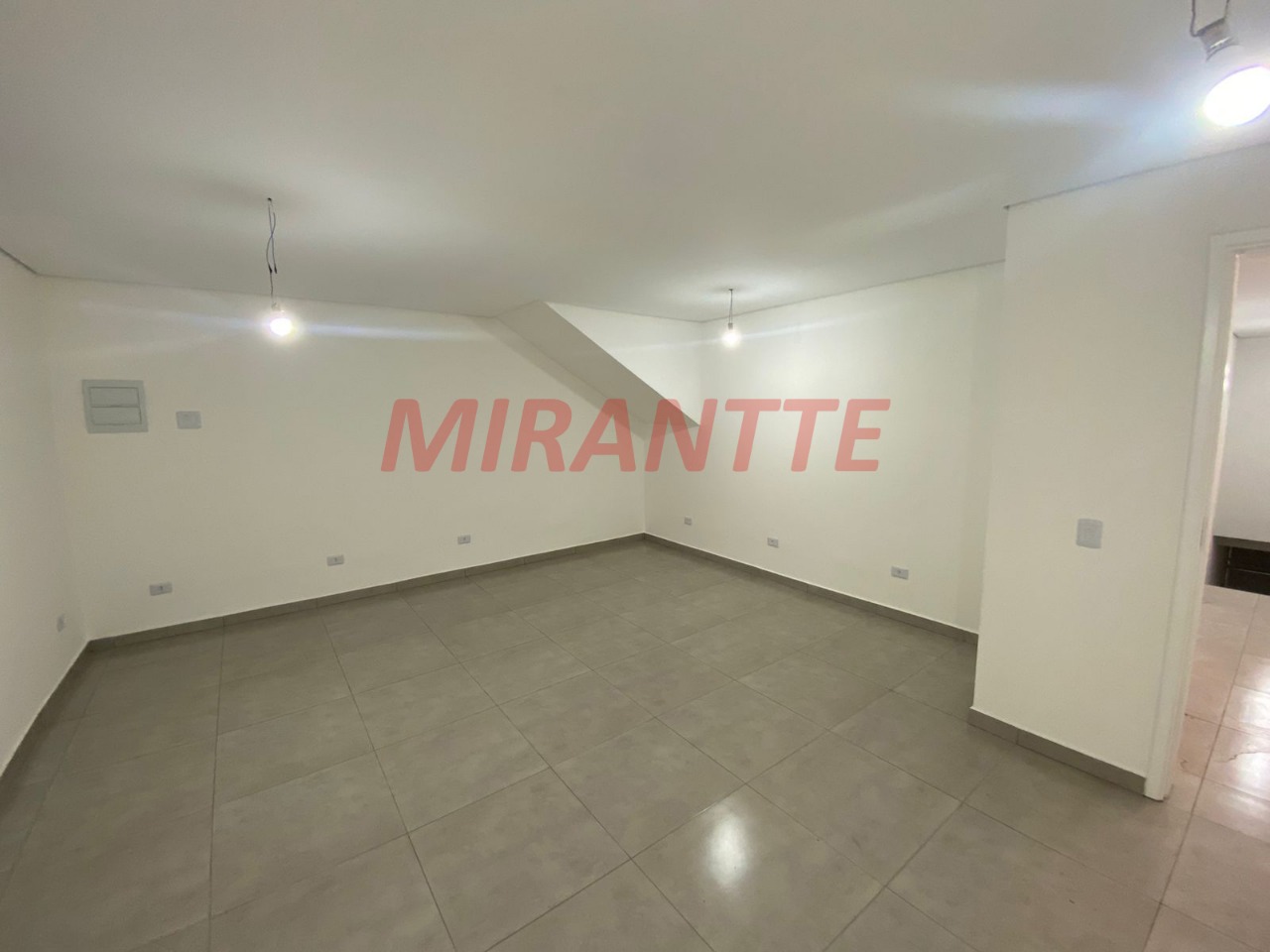 Comercial de 268m² em Santana