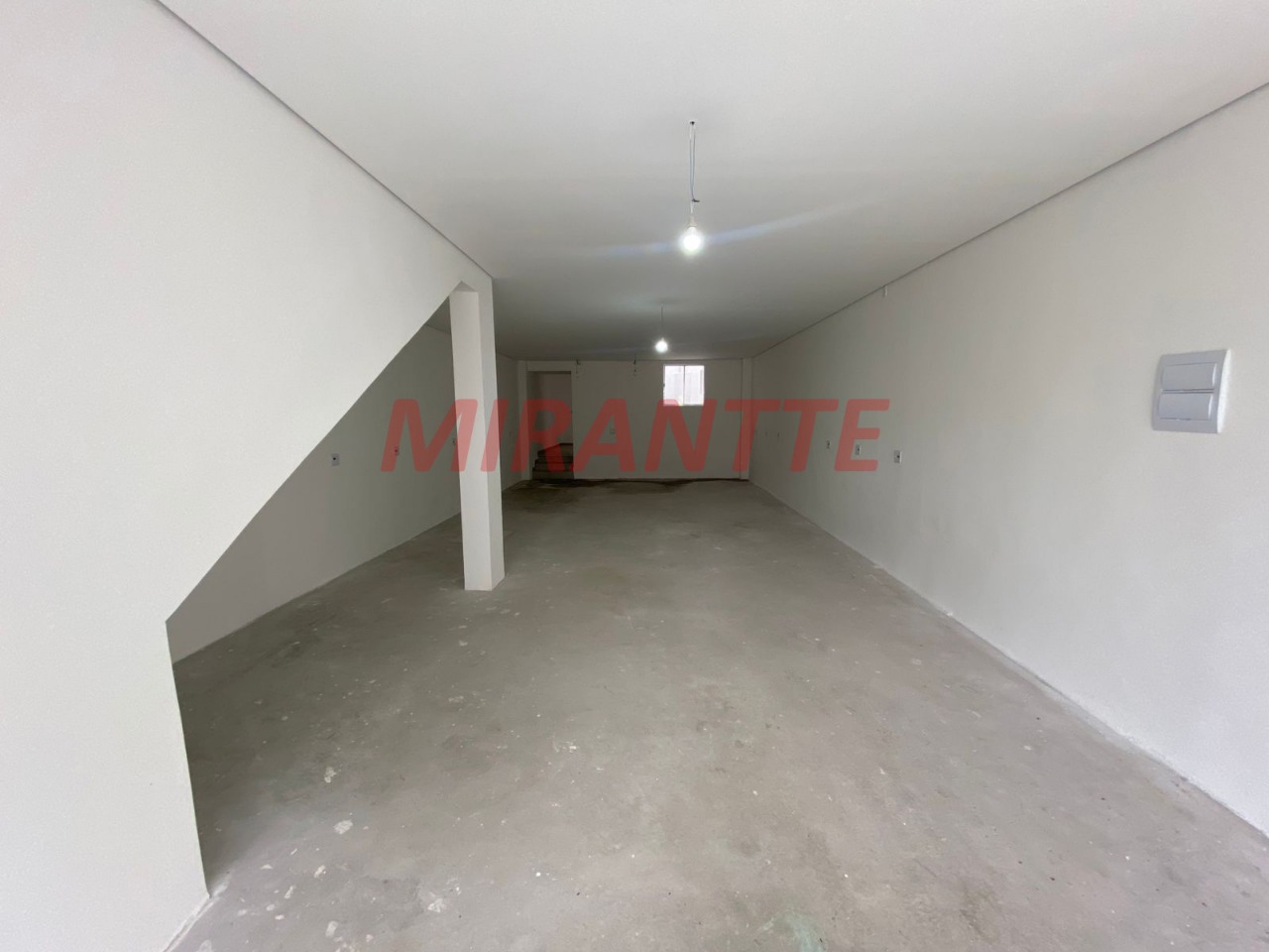 Comercial de 268m² em Santana