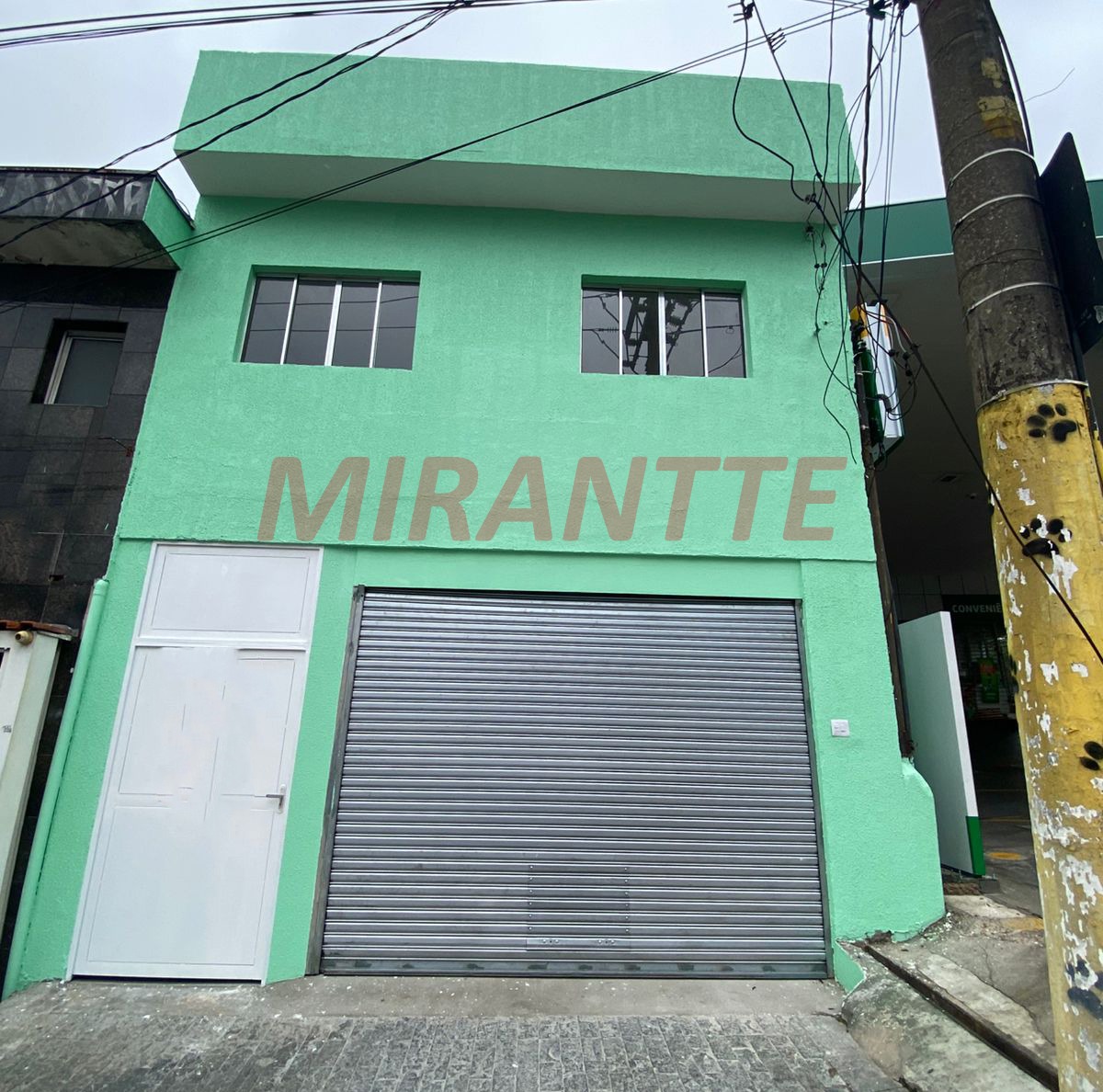 Comercial de 268m² em Santana