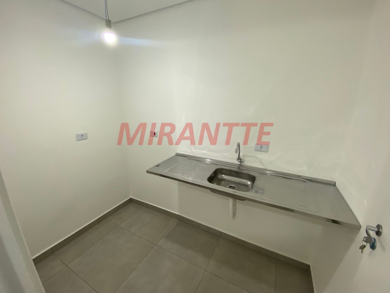 Comercial de 268m² em Santana