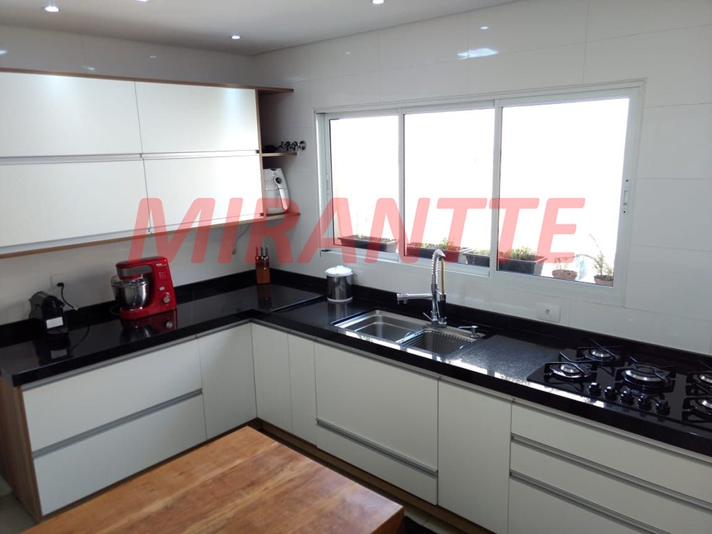 Casa terrea de 200m² com 3 quartos em Vila Ester