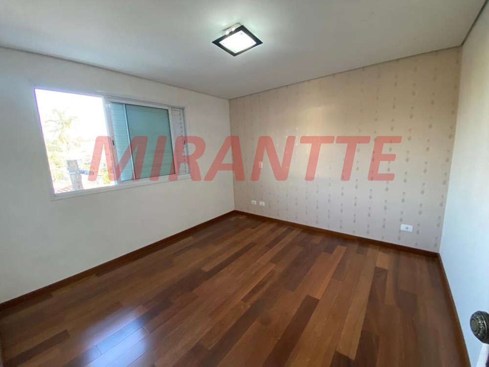 Sobrado de 384m² com 4 quartos em Jardim Bibi