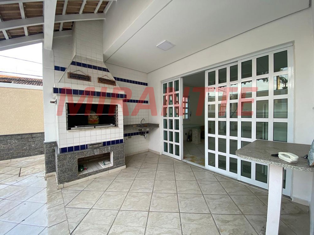 Sobrado de 384m² com 4 quartos em Jardim Bibi