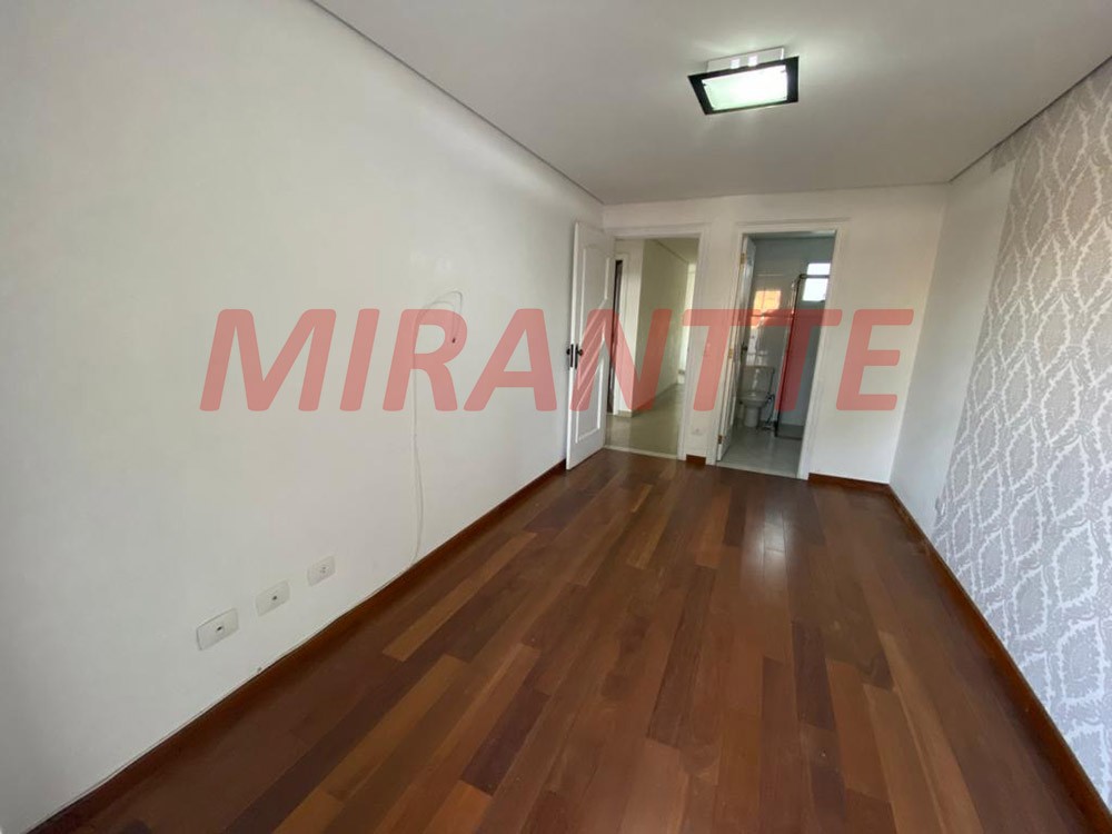 Sobrado de 384m² com 4 quartos em Jardim Bibi