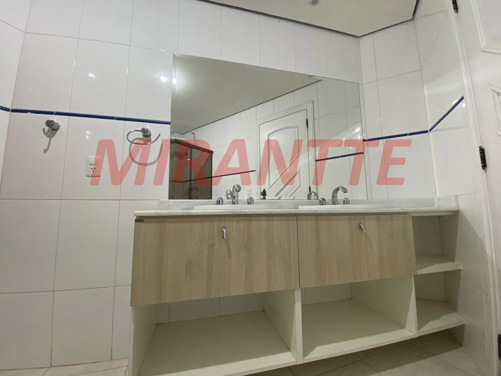 Sobrado de 384m² com 4 quartos em Jardim Bibi