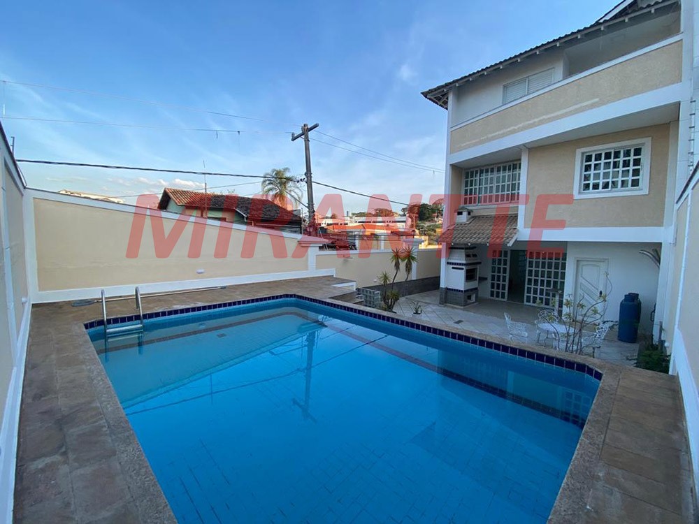 Sobrado de 384m² com 4 quartos em Jardim Bibi