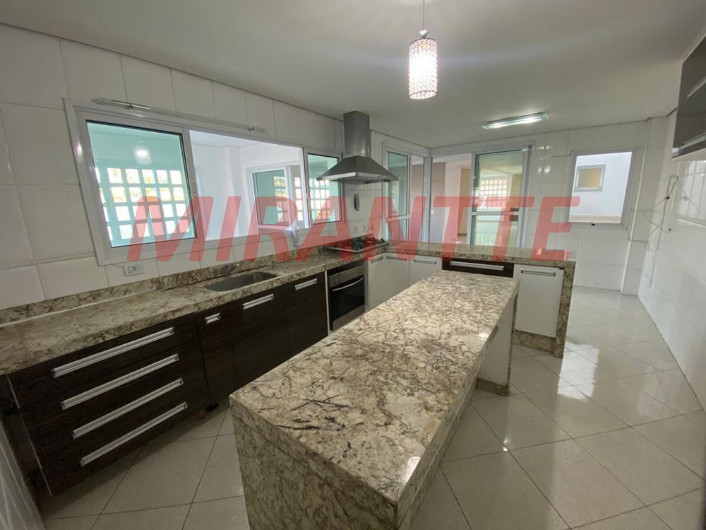 Sobrado de 384m² com 4 quartos em Jardim Bibi
