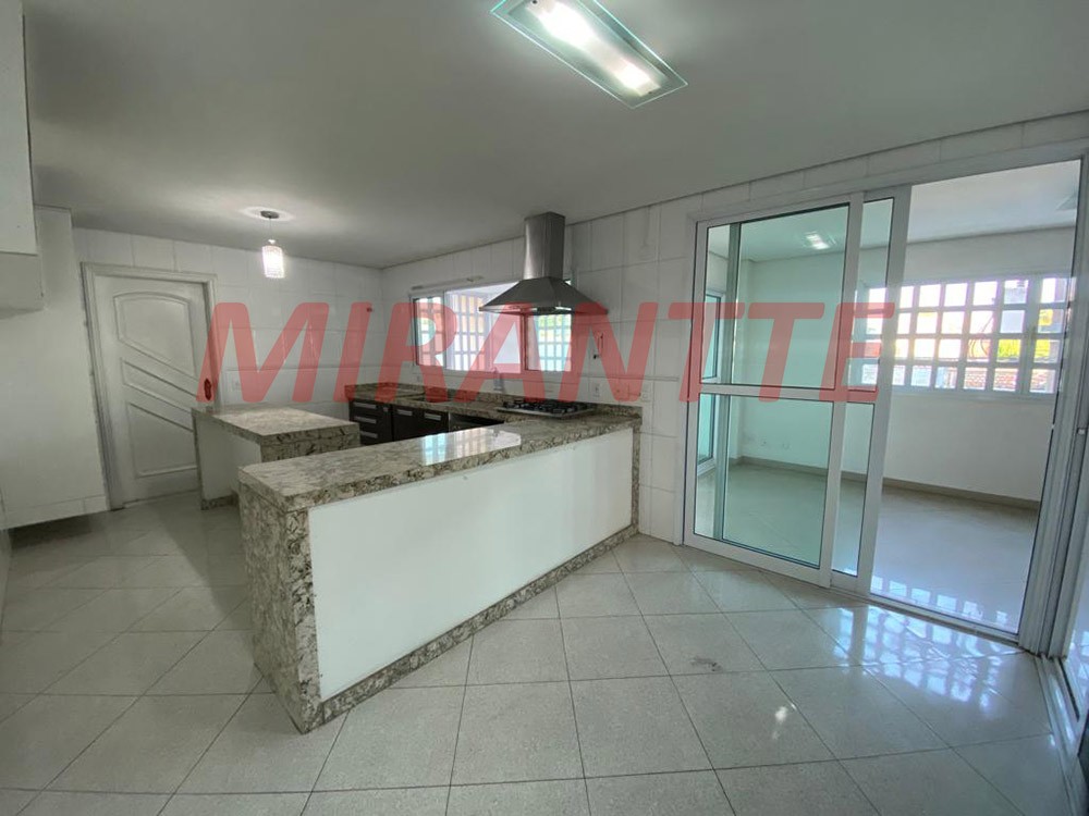 Sobrado de 384m² com 4 quartos em Jardim Bibi