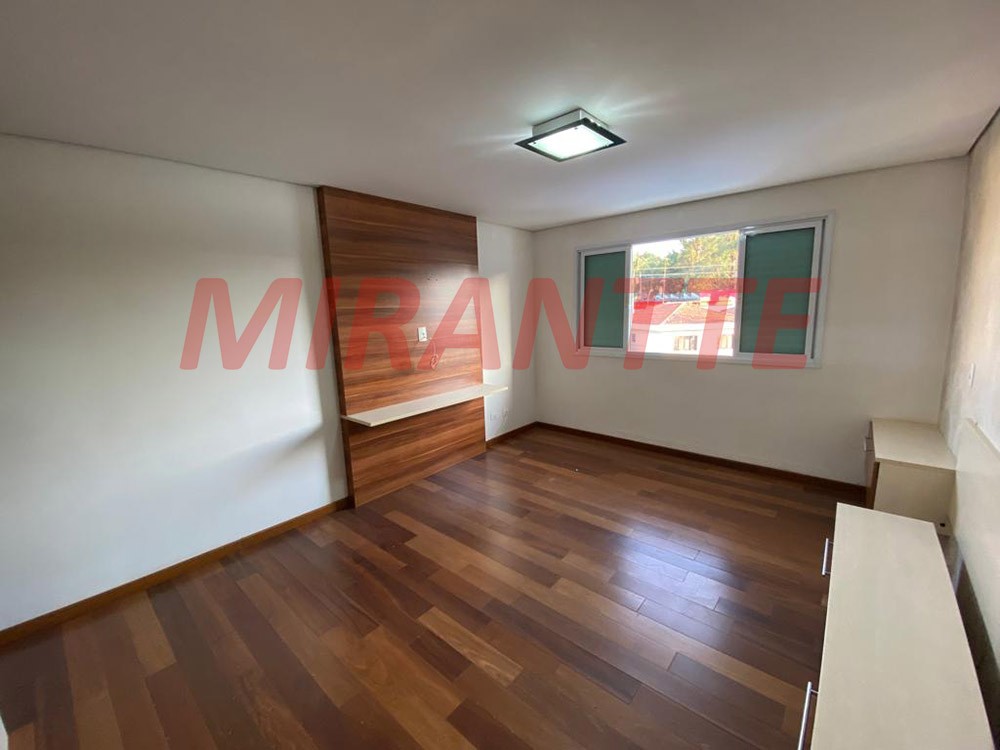 Sobrado de 384m² com 4 quartos em Jardim Bibi