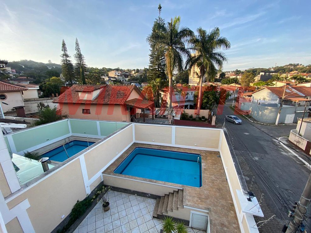 Sobrado de 384m² com 4 quartos em Jardim Bibi