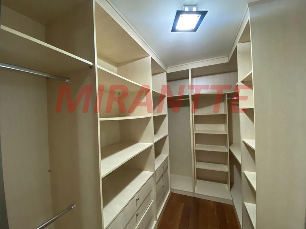 Sobrado de 384m² com 4 quartos em Jardim Bibi