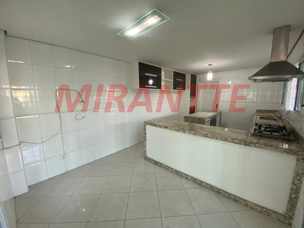 Sobrado de 384m² com 4 quartos em Jardim Bibi