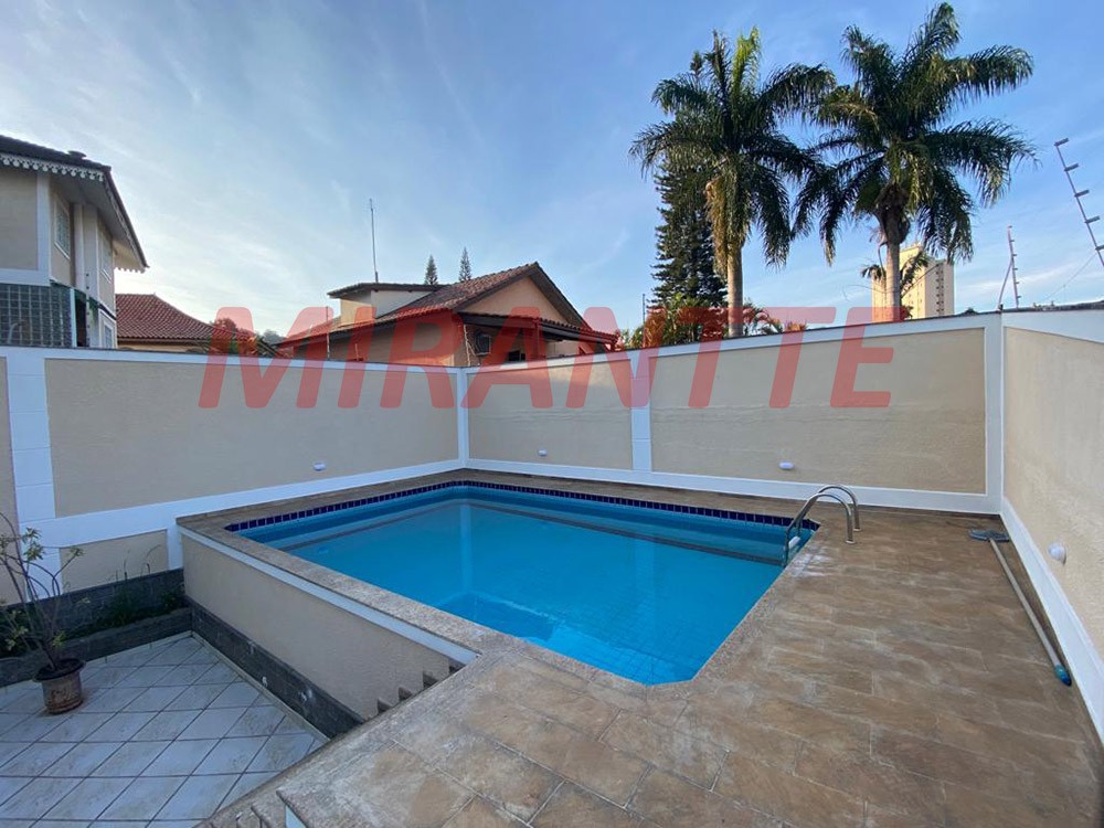 Sobrado de 384m² com 4 quartos em Jardim Bibi