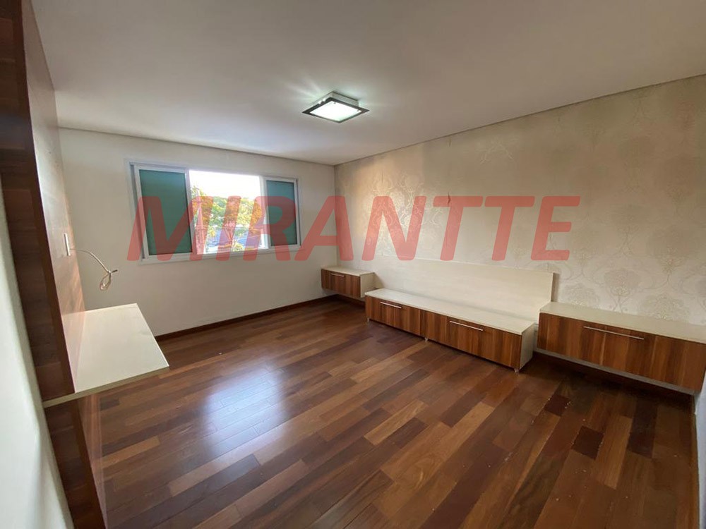 Sobrado de 384m² com 4 quartos em Jardim Bibi
