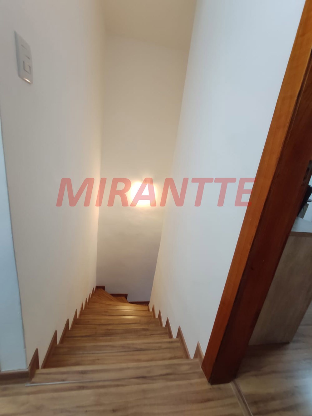 Sobrado de 96m² com 2 quartos em Cachoeirinha