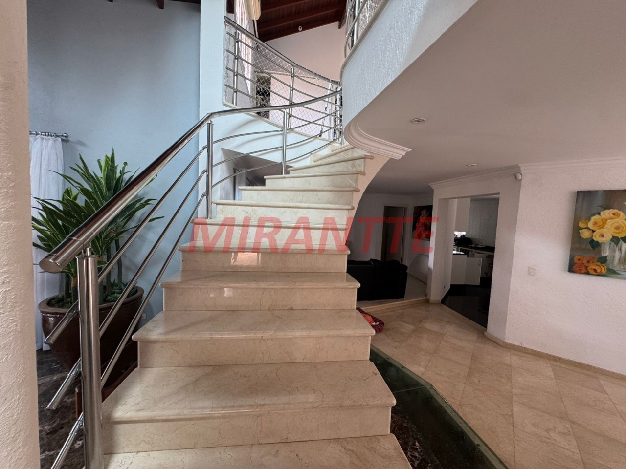 Sobrado de 400m² com 4 quartos em Jardim Samambaia – Mairiporã