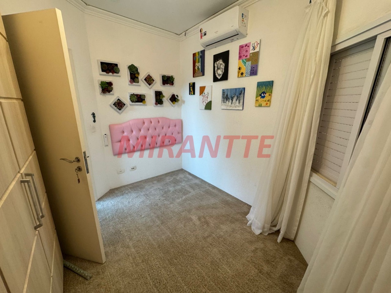 Sobrado de 400m² com 4 quartos em Jardim Samambaia – Mairiporã