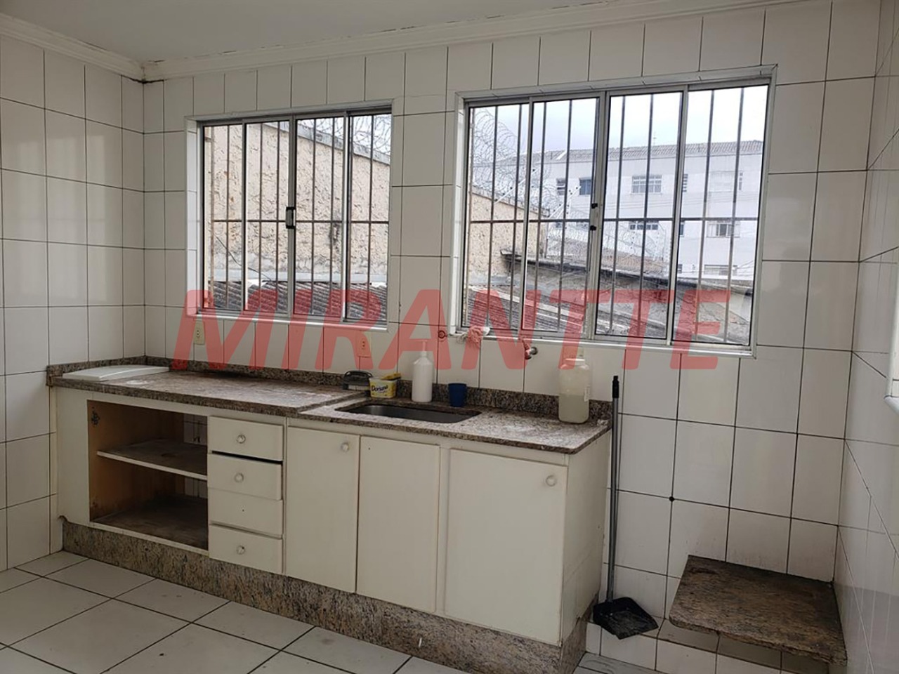 Comercial de 160m² em Jaçana