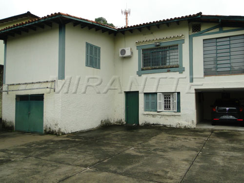 Terreno de 3754m² em Horto Florestal