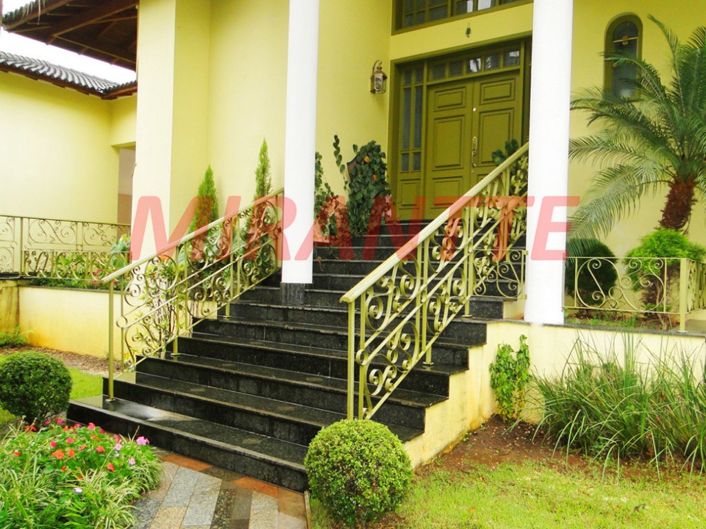 Sobrado de 885m² com 3 quartos em Horto Florestal