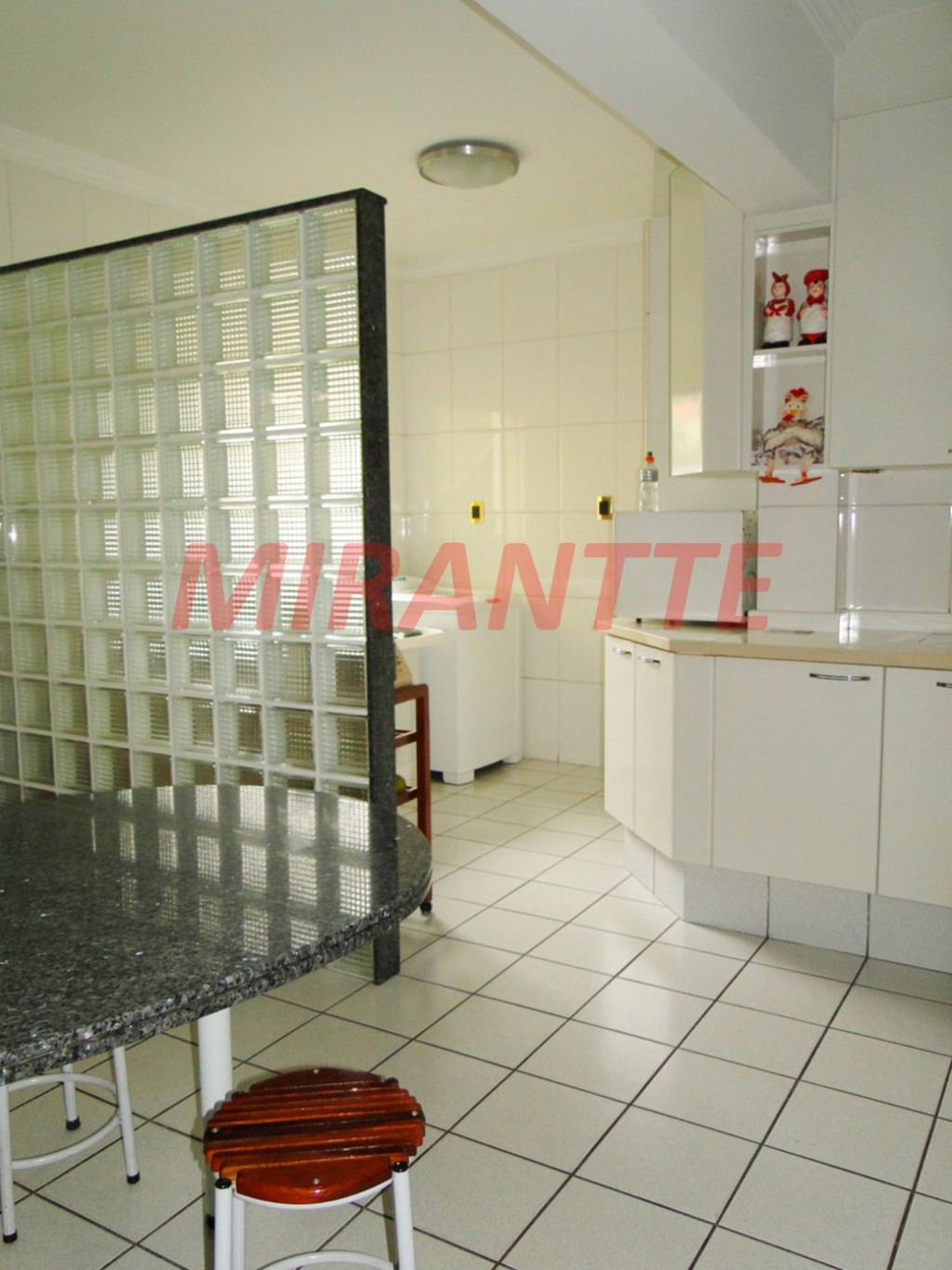Sobrado de 885m² com 3 quartos em Horto Florestal