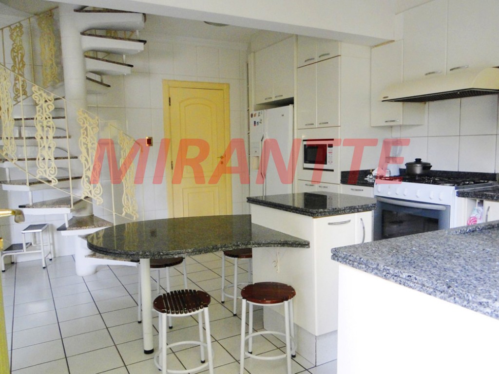 Sobrado de 885m² com 3 quartos em Horto Florestal