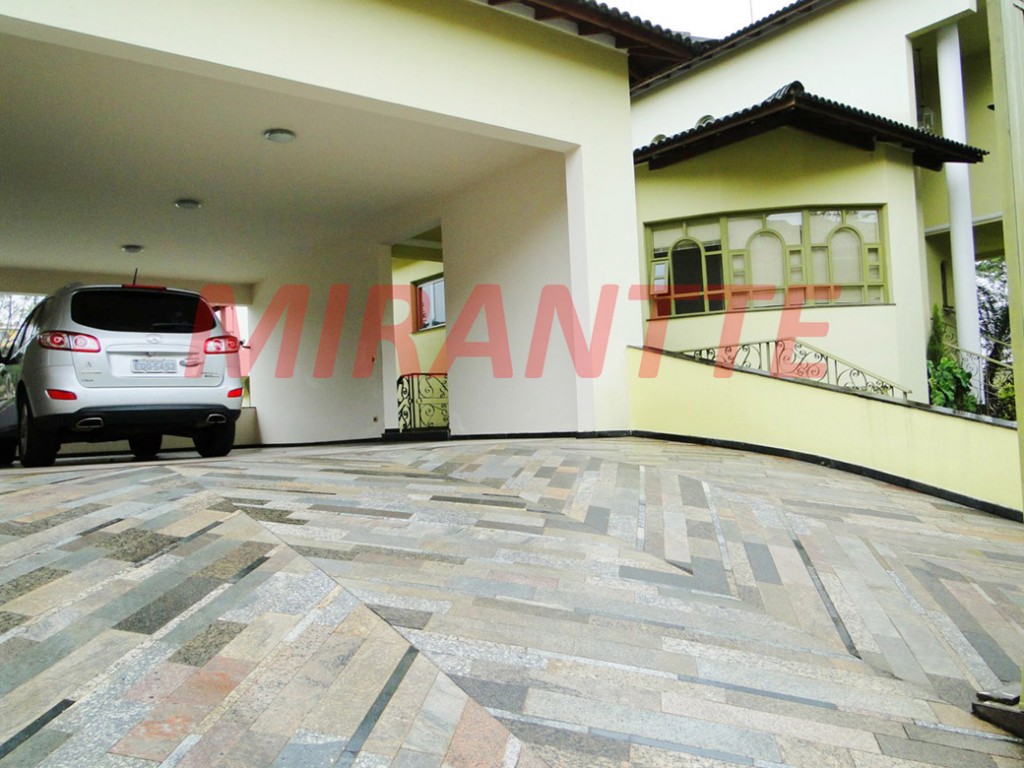 Sobrado de 885m² com 3 quartos em Horto Florestal