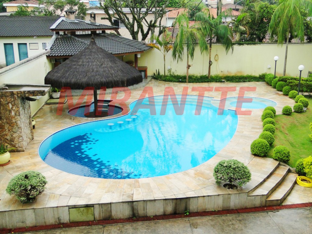Sobrado de 885m² com 3 quartos em Horto Florestal