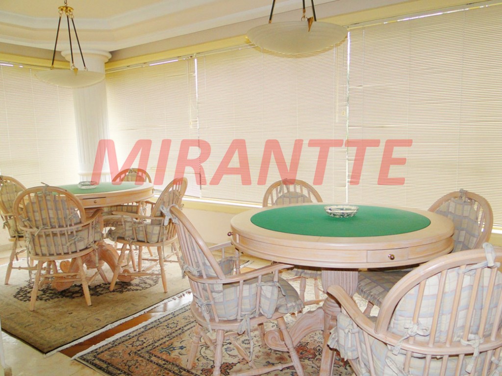 Sobrado de 885m² com 3 quartos em Horto Florestal