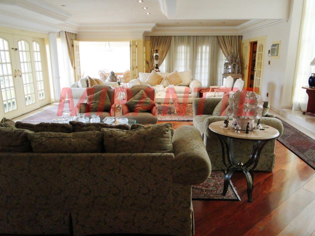Sobrado de 885m² com 3 quartos em Horto Florestal
