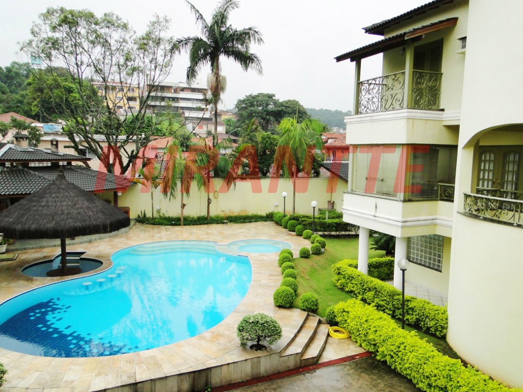 Sobrado de 885m² com 3 quartos em Horto Florestal