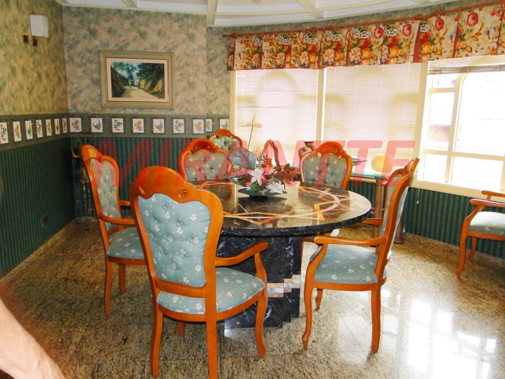 Sobrado de 885m² com 3 quartos em Horto Florestal