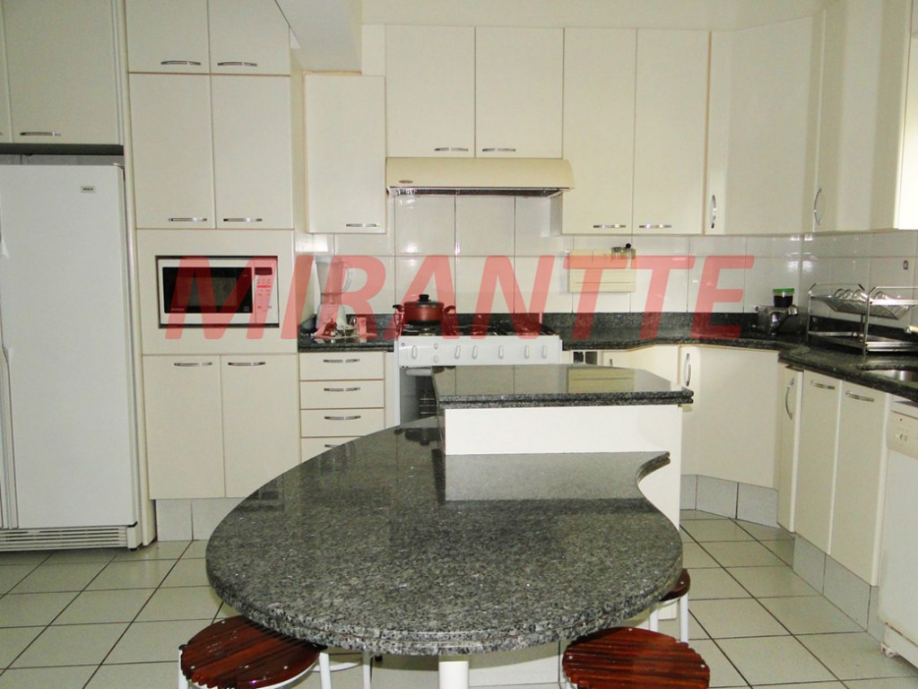 Sobrado de 885m² com 3 quartos em Horto Florestal