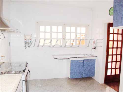 Sobrado com 4 quartos em Barro Branco