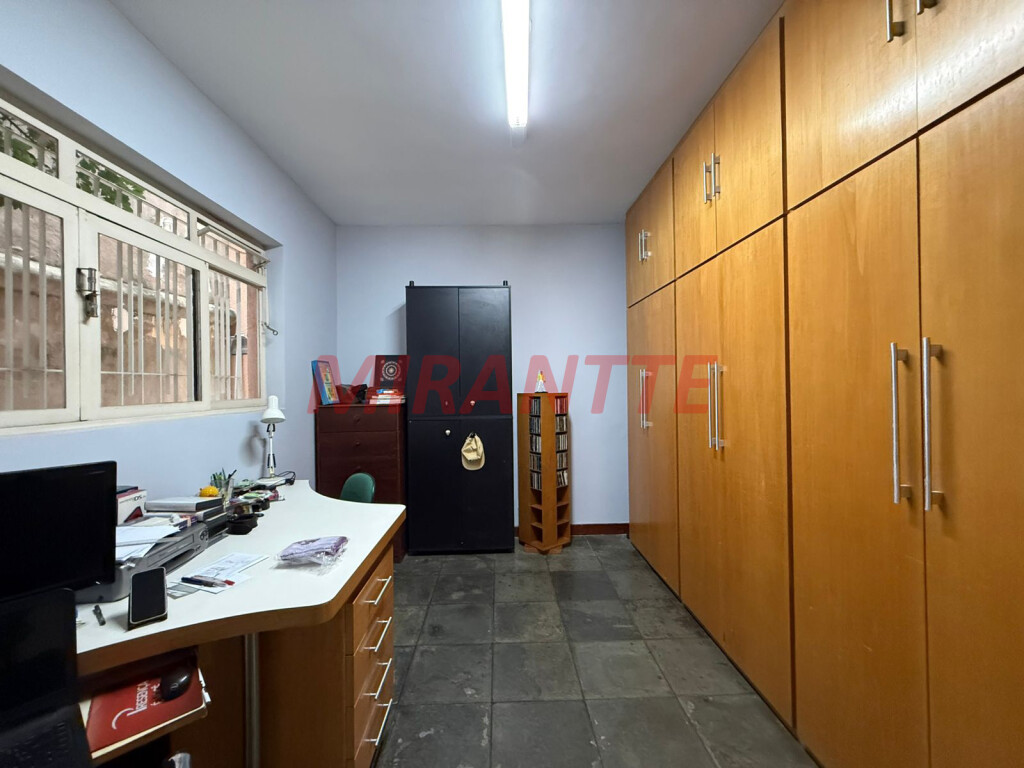 Sobrado de 360m² com 4 quartos em Jardim Floresta