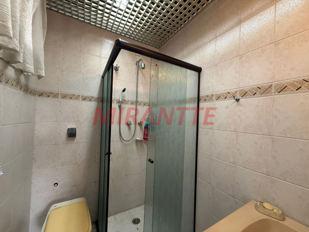 Sobrado de 360m² com 4 quartos em Jardim Floresta