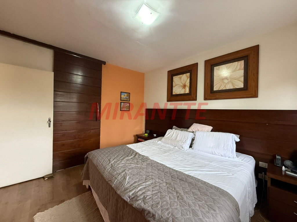 Sobrado de 360m² com 4 quartos em Jardim Floresta