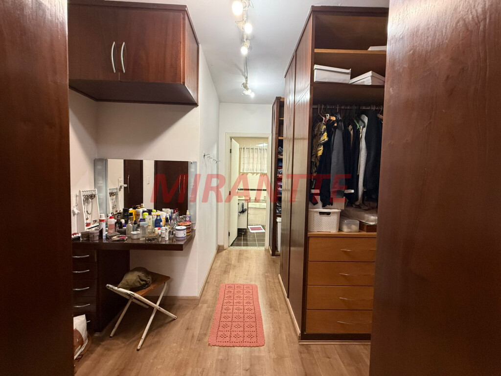 Sobrado de 360m² com 4 quartos em Jardim Floresta