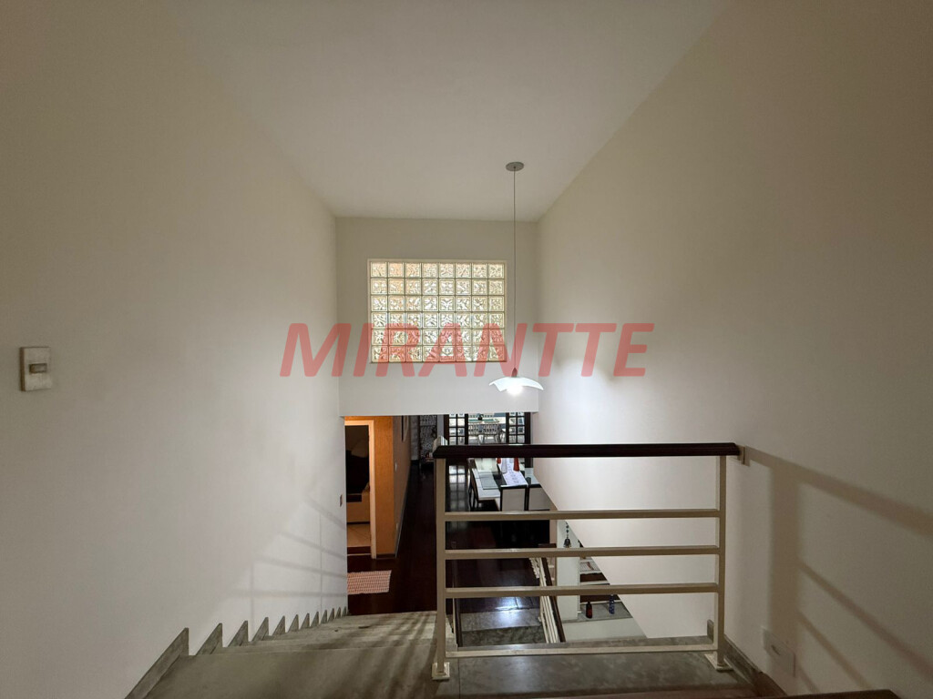 Sobrado de 360m² com 4 quartos em Jardim Floresta