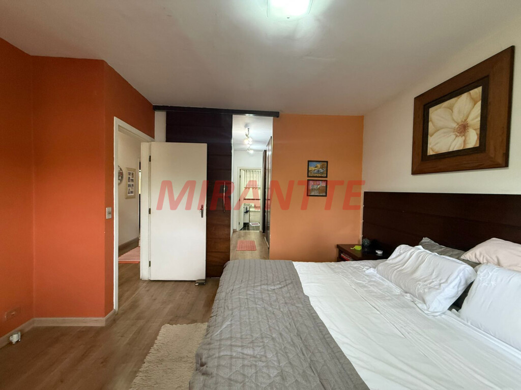 Sobrado de 360m² com 4 quartos em Jardim Floresta