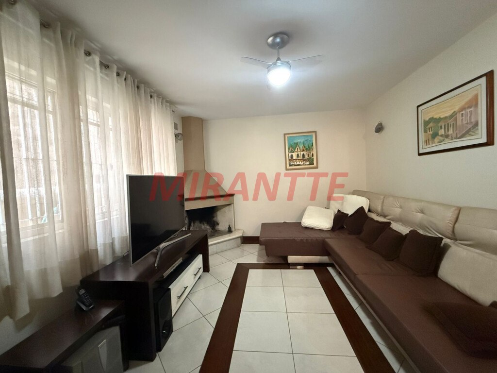 Sobrado de 360m² com 4 quartos em Jardim Floresta