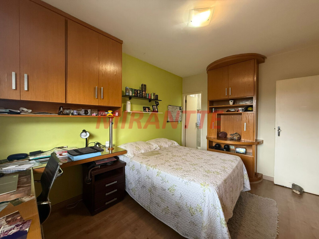 Sobrado de 360m² com 4 quartos em Jardim Floresta