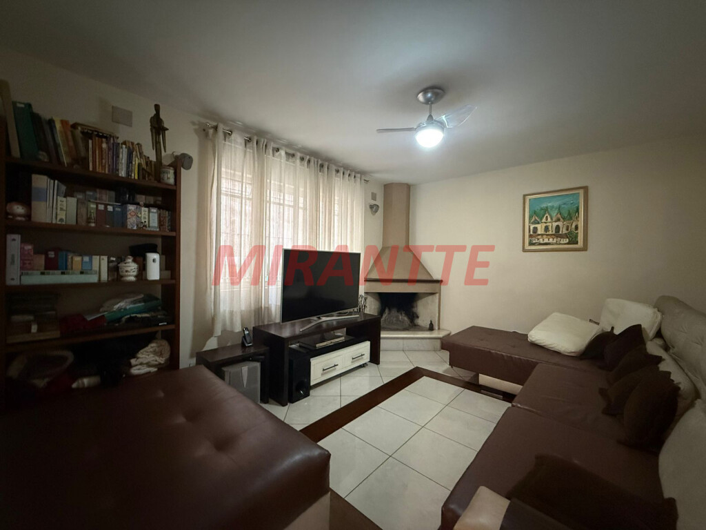 Sobrado de 360m² com 4 quartos em Jardim Floresta