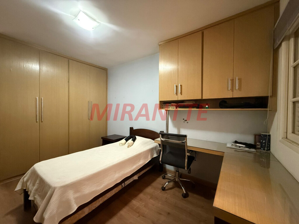Sobrado de 360m² com 4 quartos em Jardim Floresta