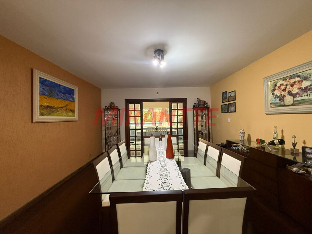 Sobrado de 360m² com 4 quartos em Jardim Floresta