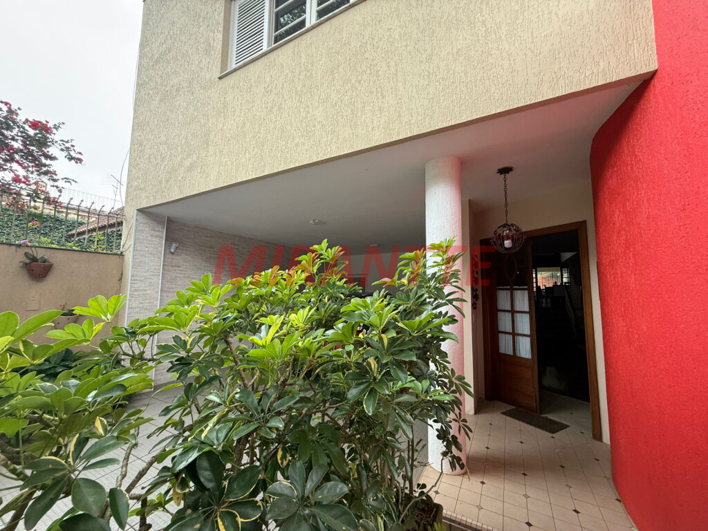 Sobrado de 360m² com 4 quartos em Jardim Floresta