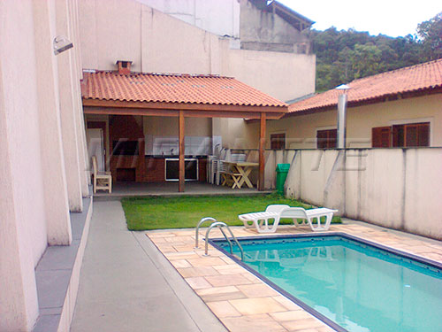 Cond. fechado de 100m² com 2 quartos em Jardim Tremembé