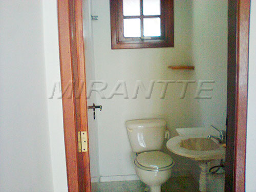 Cond. fechado de 100m² com 2 quartos em Jardim Tremembé
