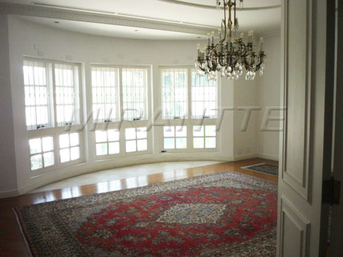 Sobrado de 1200m² com 5 quartos em Morumbi